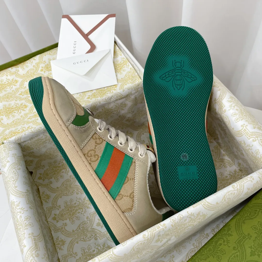 👟👟Ex-factory price 480👟👟Gucci~~GG color rubbed old couple style small dirty shoes casual shoes... Z👟👟Ex-factory price developed pure original version; original molded cherry crystal pendant; metal double G crystal cylindrical mark; Gucci original pattern webbing; The upper is made of polished cowhide and classic double G fabric. The leather incision is fully oiled and sealed. The original terry cloth is delicate, soft and more comfortable and breathable. The foot pad is integrated with latex injection molding. Privately stamped two-color original T👟👟Ex-factory price U outsole (lower layer is wider, upper layer is narrower) Couple style 35-40/39-44 (34 45 custom code is non-returnable) 🎁Supporting packaging